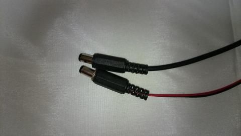下がテフロン線二本をDCケーブルにしたもの