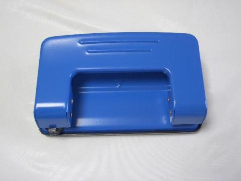 ダイソー 2穴パンチ(外観)