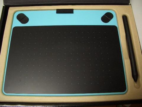 WACOM INTUOS DRAW Creative Pen Tablet S CTL-490B0(内容物)