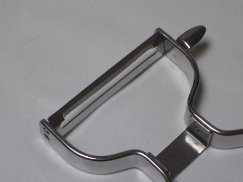 ステンレス製ピーラー(刃部裏)