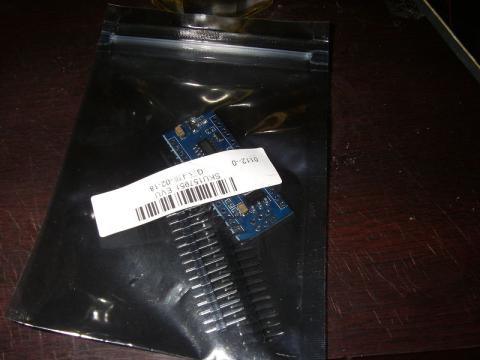 静電気防止袋入り。