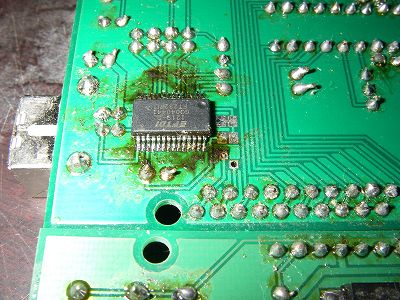 初号機のFT232RLチップ。