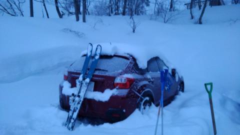 雪に埋もれたXV