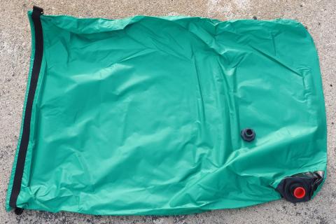 空気入れ兼防水バッグ