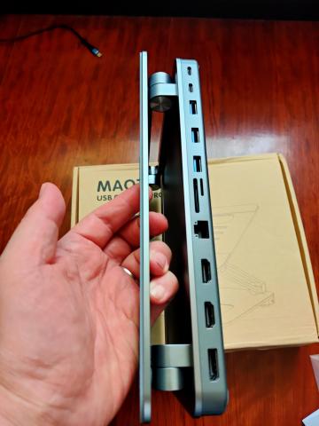 ブラックというがグレーの本体