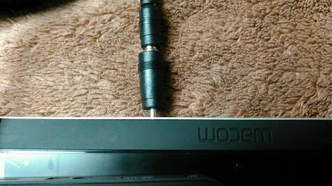 ちなみに付属の変換コネクタにはCintiqCompanion用の物はありませんでした。