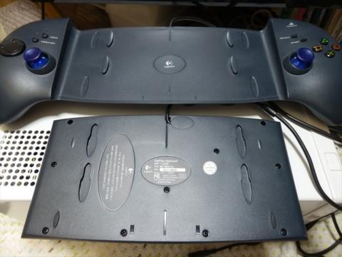 意外とかっちり固定されてますので、最初は本当に外れるか不安だったw