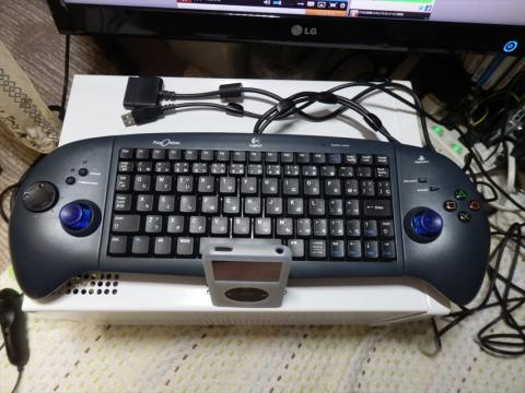 キーボード含むので、中々ごっつい