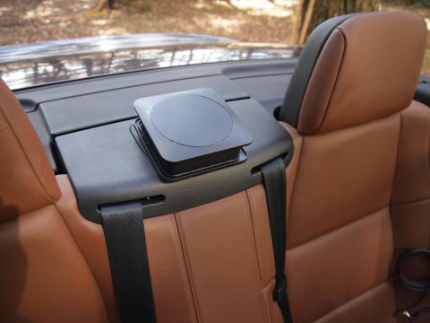 リアパネルほぼ唯一の設置場所