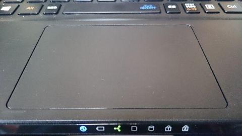 タッチパッドとインジケータ