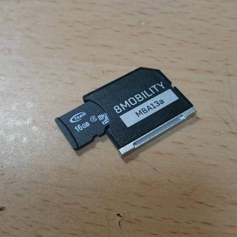 マイクロSDを差し込んで。。。