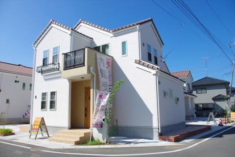 見た目は地中海の別荘のような、高級感と開放感が同居している感じがします。