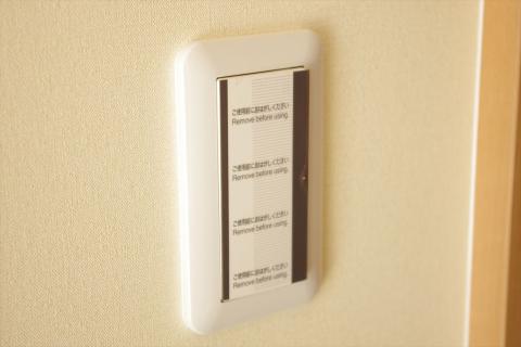 スイッチは大きめです