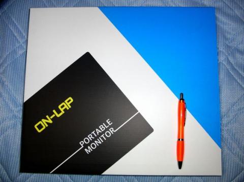 かなり大きめの箱で届きます