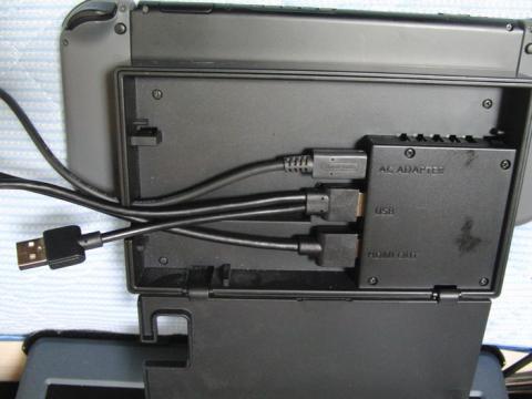 その際、On-Lap 1102H V2の電源もNintendo SwitchのUSB端子から取れてしまいます便利!
