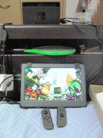 ベッド枕元にNintendo Switch環境をすぐに構築できました(笑)