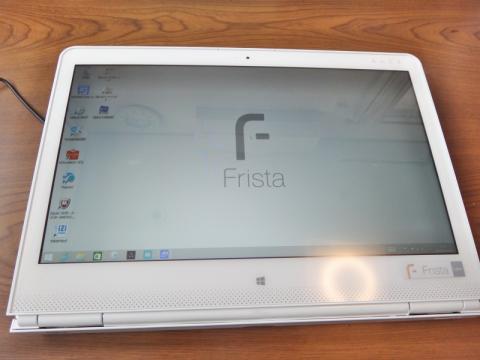 タブレットモード。光沢画面の大きなタブレットが便利!