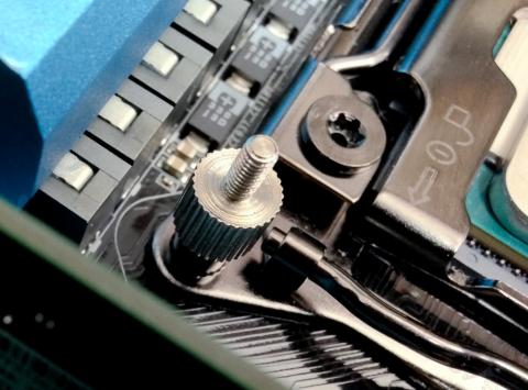 CPUクーラー選択時はLGA2011-3対応か御確認を!