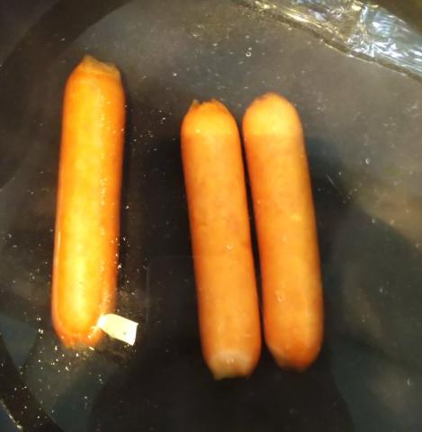 本品を投下したら弱火で沸騰しない程度に8分ほどボイルします