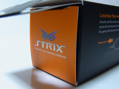 STRIX ロゴ