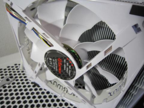 回転数を3段階で切り替え出来ますが・・