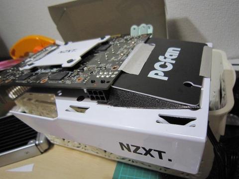 風をマザーとGPU方向に流す工夫