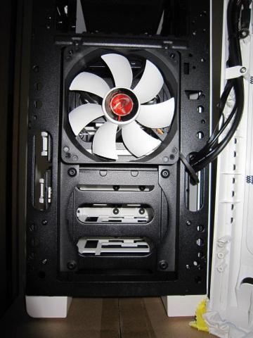 もの凄いテンションで締めてあったFanネジ