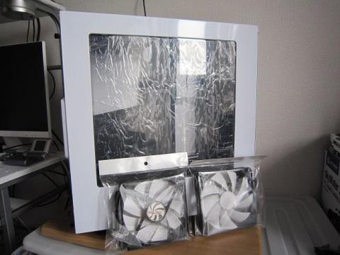 セットの14㎝Fan×2個は製品内部に隠されている