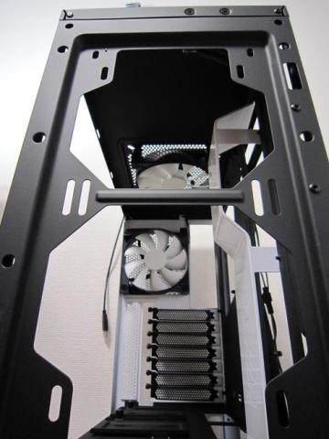 前からのアングル