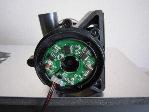 裏蓋 簡単に外れます