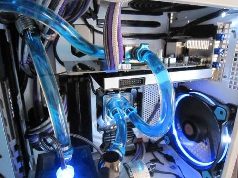 GPUヘッドのみ水冷