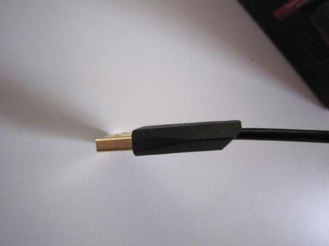 やや太いケーブル