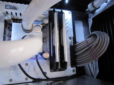 アイドル時の消費電力には特に変化を感じません