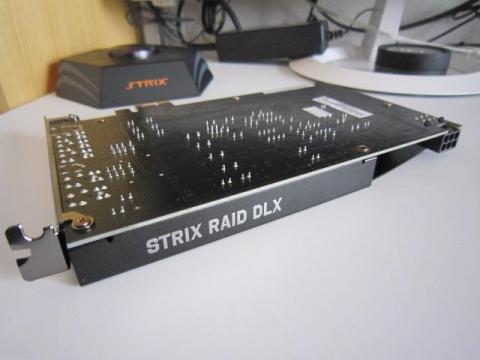 ロゴが煌きます