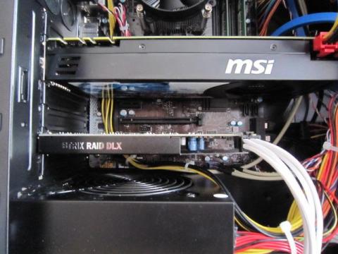 PCI-E6Pinの電源が必要