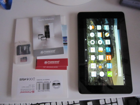 よせばいいのに64GBのmicroSDを用意する(一部伏せています)