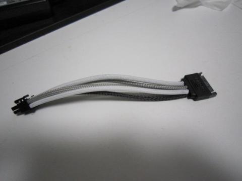 余分があってもプラグインケーブルを増設したくない時などにも便利ですよ。