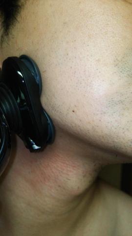 エラにもフィットで効率よく剃れる