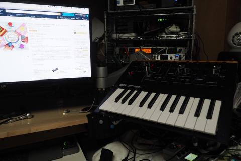 セカンドアームにシンセを配置