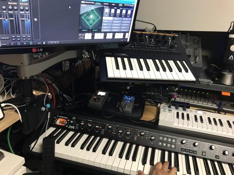 三段積みでキーボードを使用