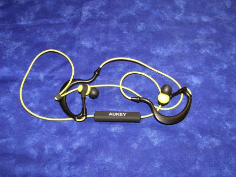 AUKEYのBTイヤホン