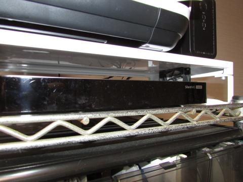 ファンレスで静かなNAS