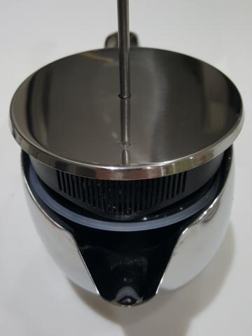 マークを合わせて蓋をする