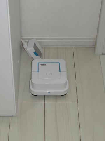 家具と壁の隙間に収まります