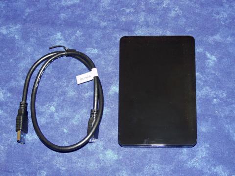 本体とケーブル