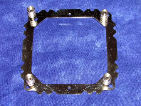 先にスタンドオフを取り付ける