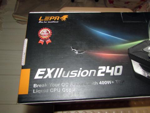 何故か不自然な穴