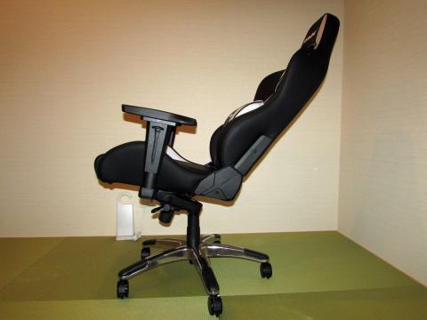 チルトをロックした状態