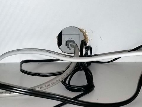 丁度良い位置に穴開けで来た