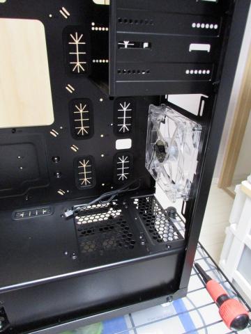 電源カバーを搭載して剛性もアップ